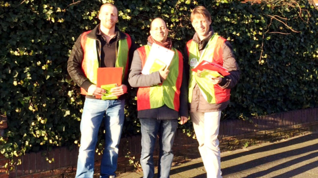 V.l.n.r.: Neill Voorburg, Fouad Akka en Jochem van Abel GroenLinks trekt wederom in Vlaardingen Ambacht aan de bel