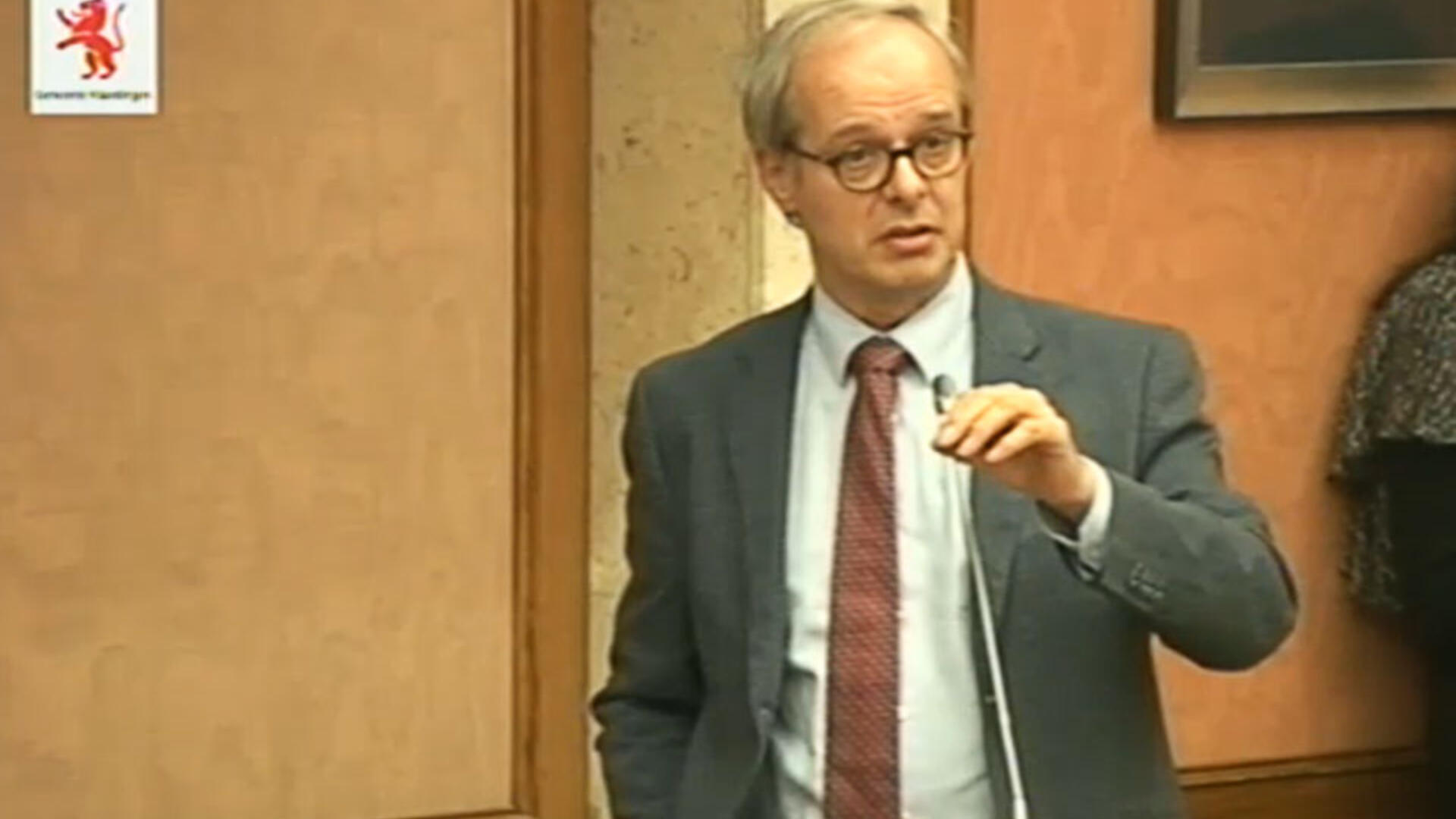 Kees Borsboom interrumpeert tijdens het debat - begrotingsbehandeling gemeenteraad Vlaardingen - 5 nov. 2014